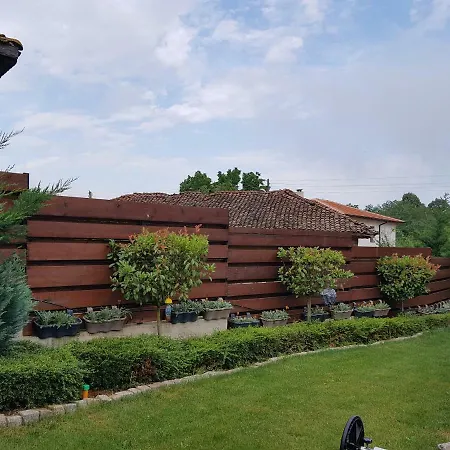 بيت ضيافة Staliovata House *